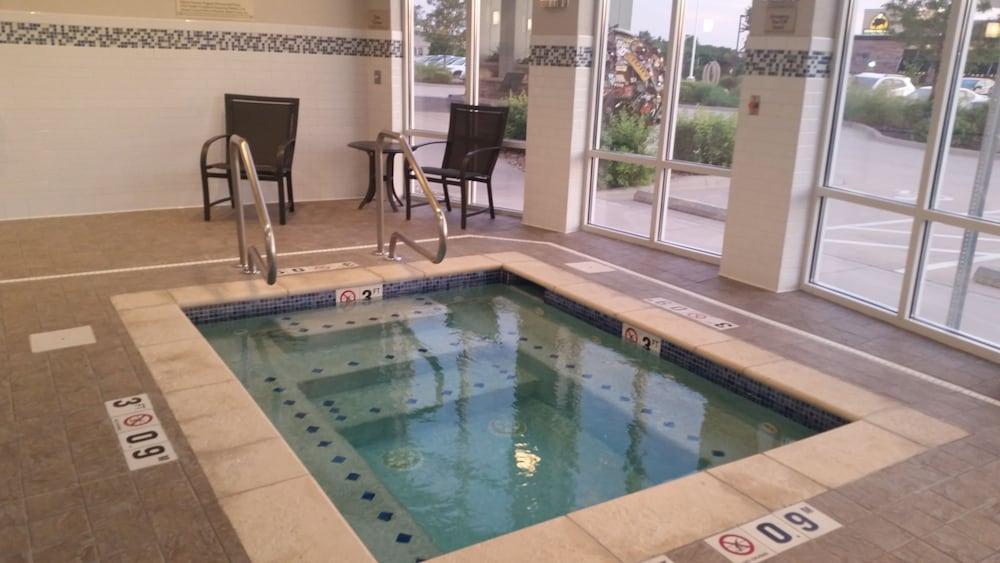 Hilton Garden Inn Olathe Eksteriør billede